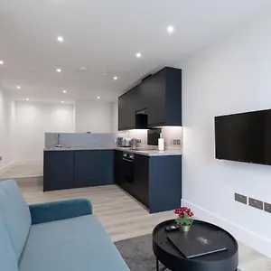 stayinn-stratford.cambridgehotelsuk.com/